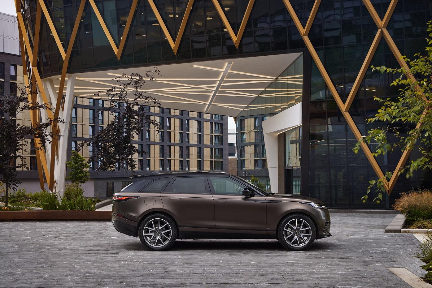 ELEGANT NEW BRONZE COLLECTION EDITION AND SPORTY P300 HST BROADEN RANGE  ROVER EVOQUE LINE-UP