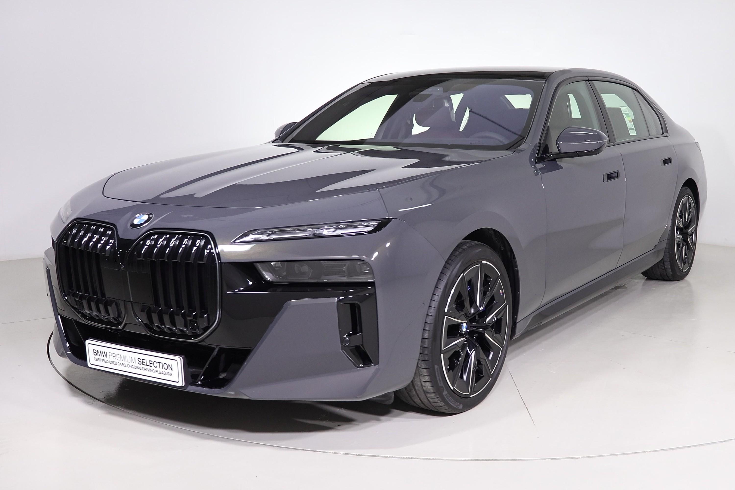 740i