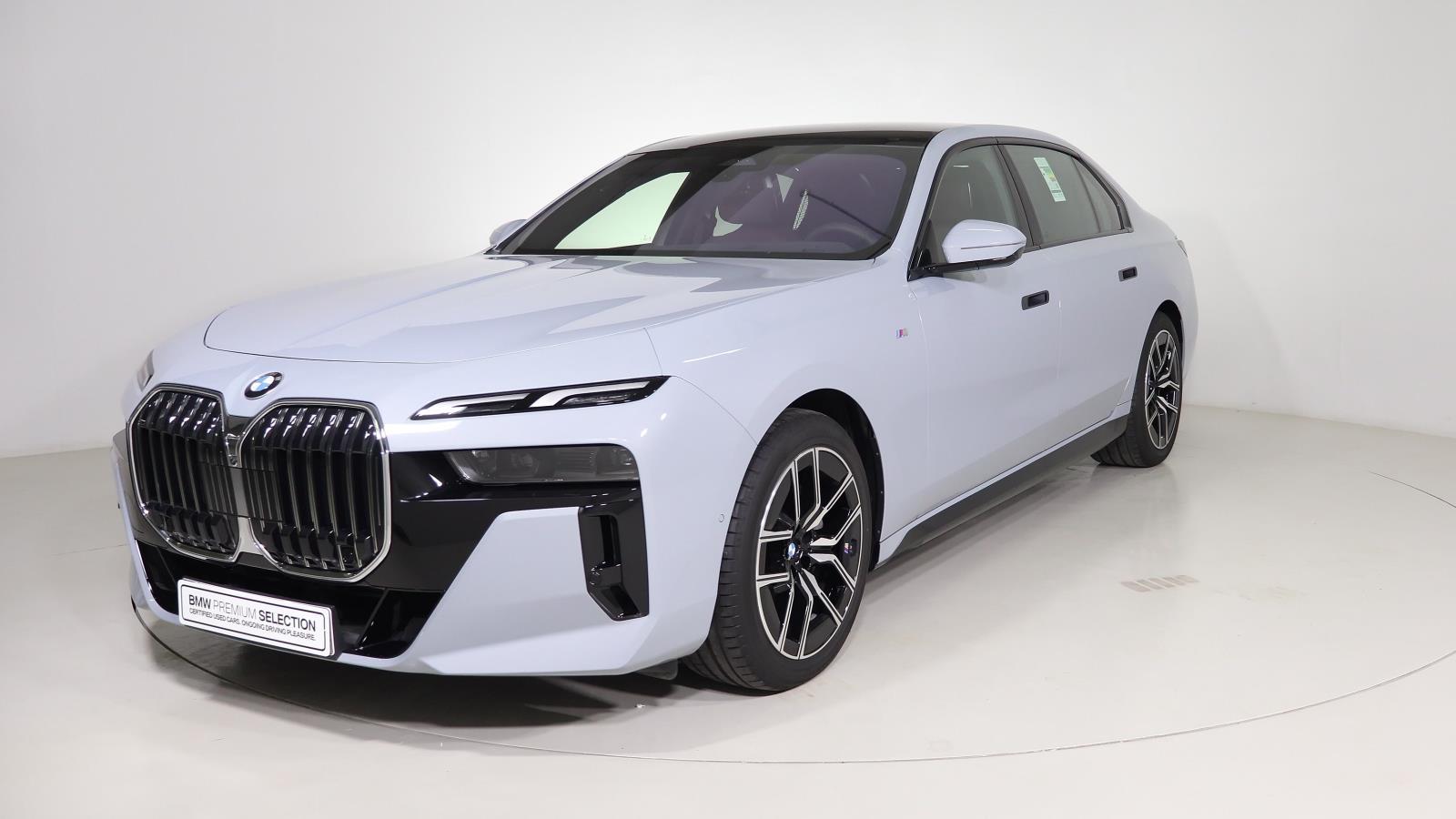 735i