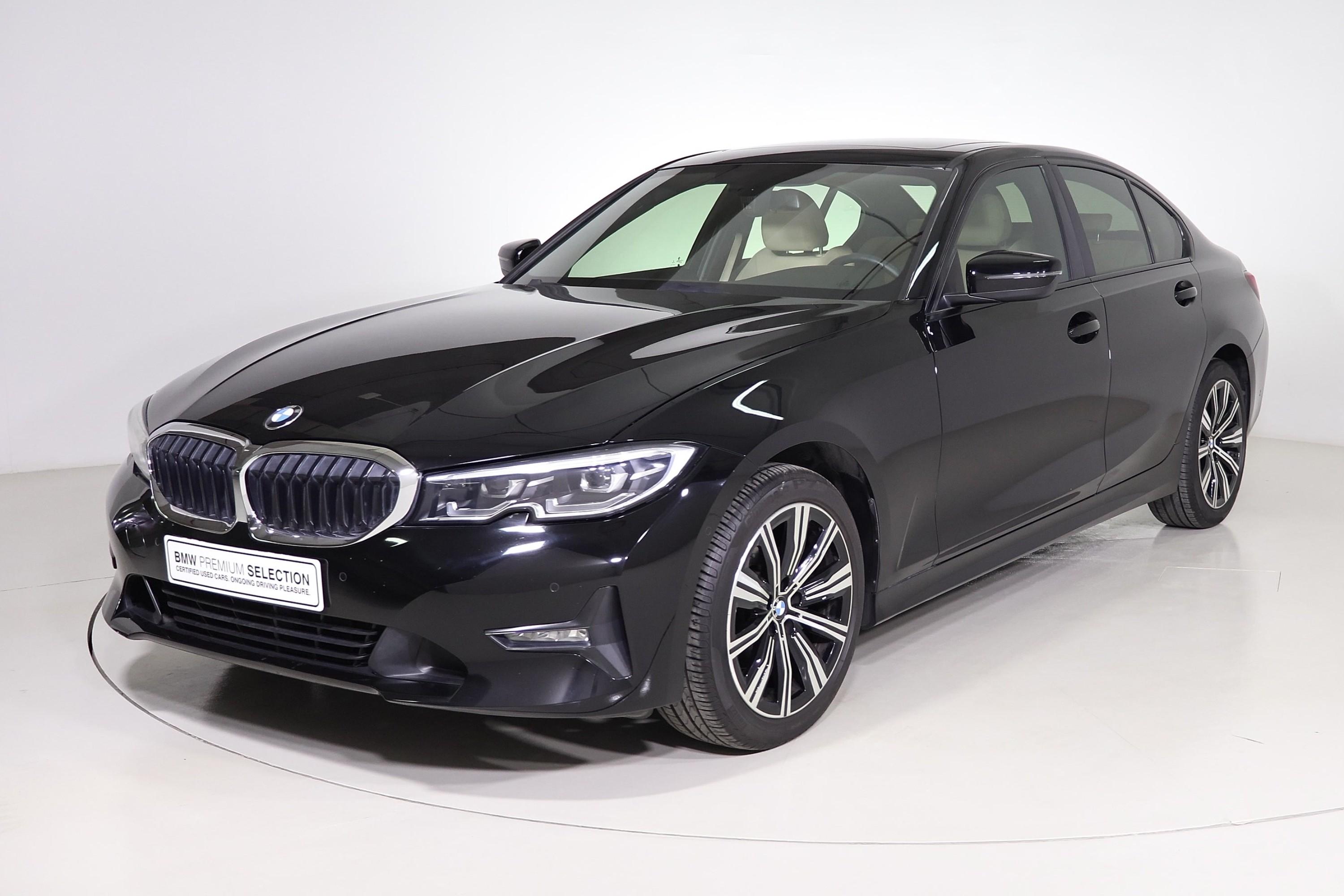 320i