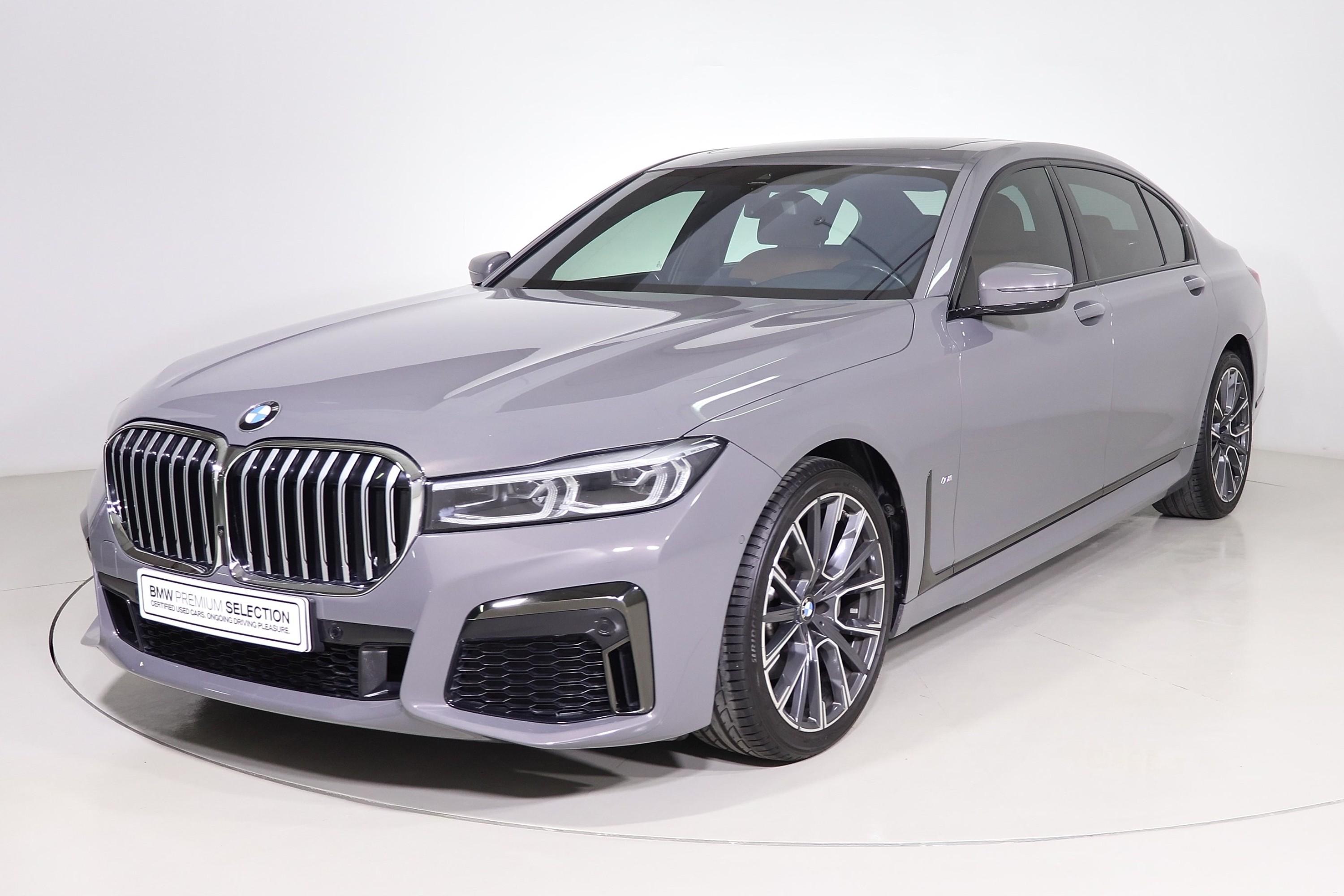 735i