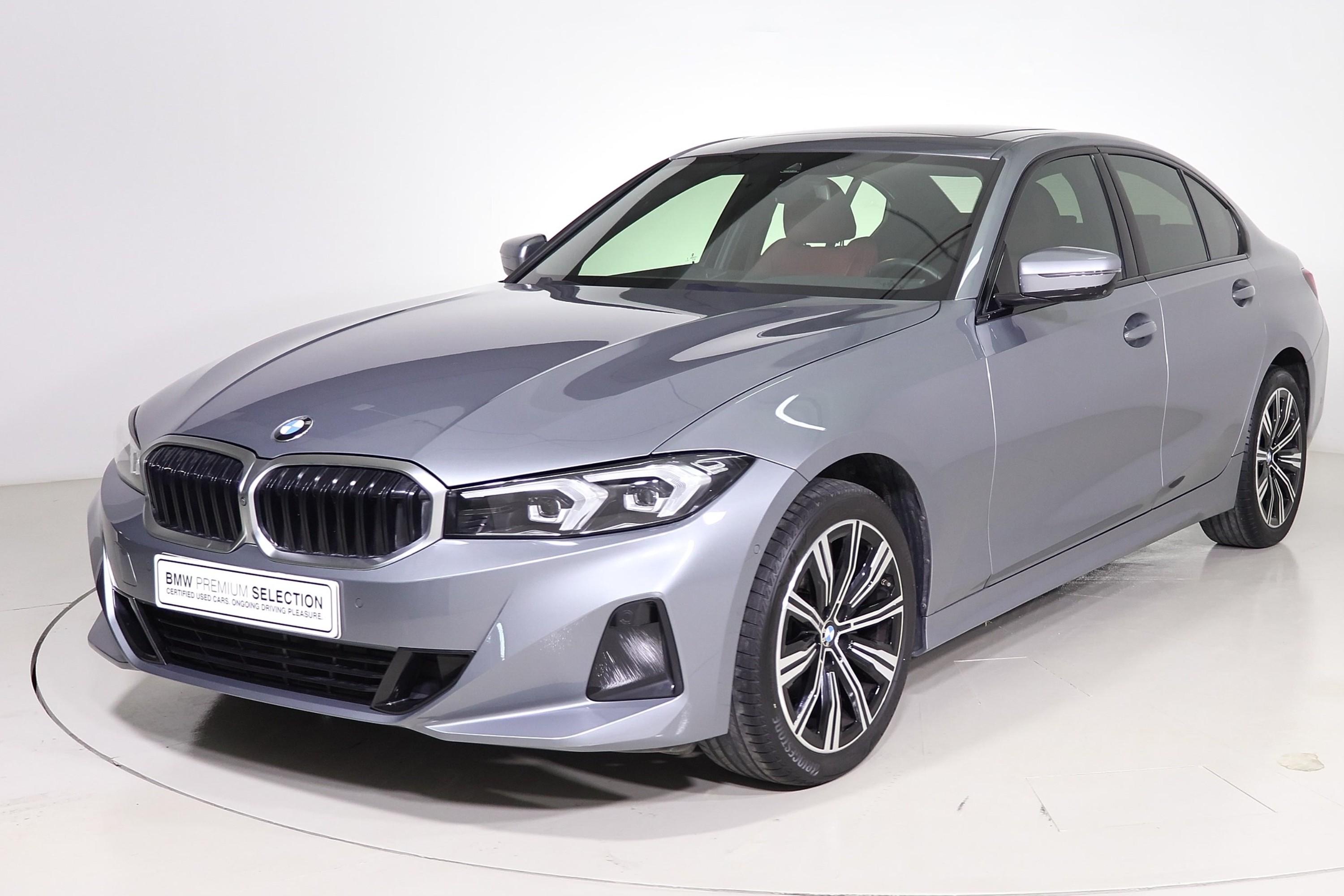 320i
