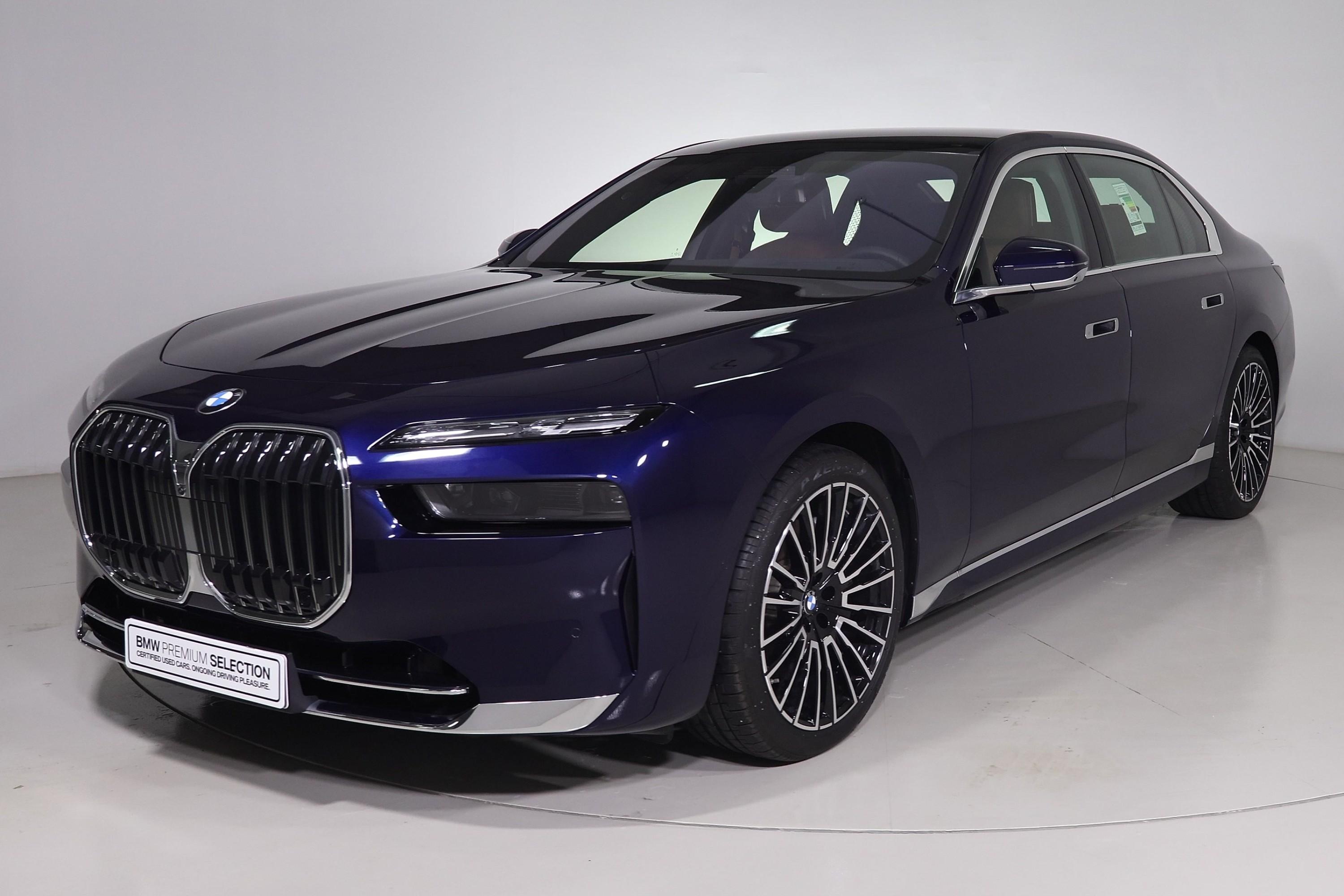 740i