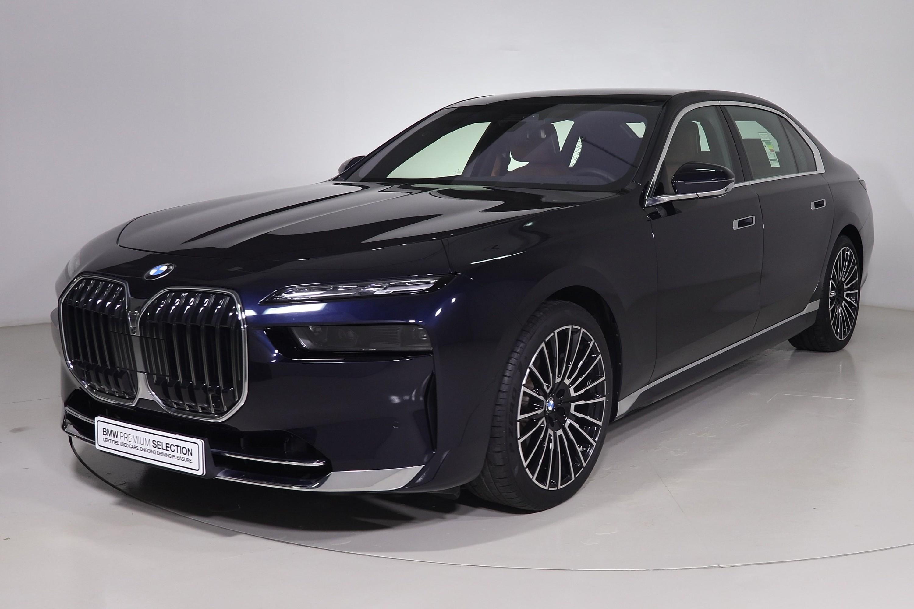 740i