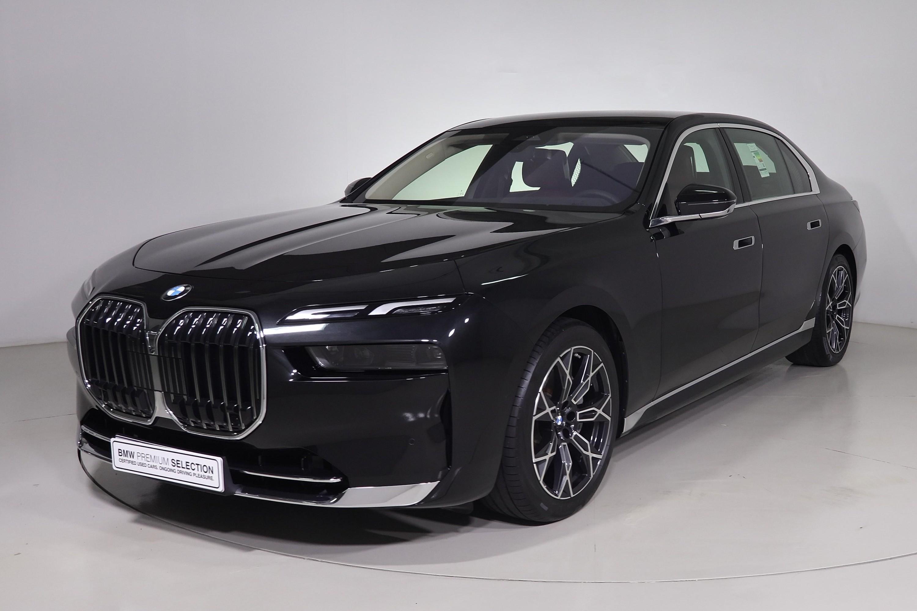 740i