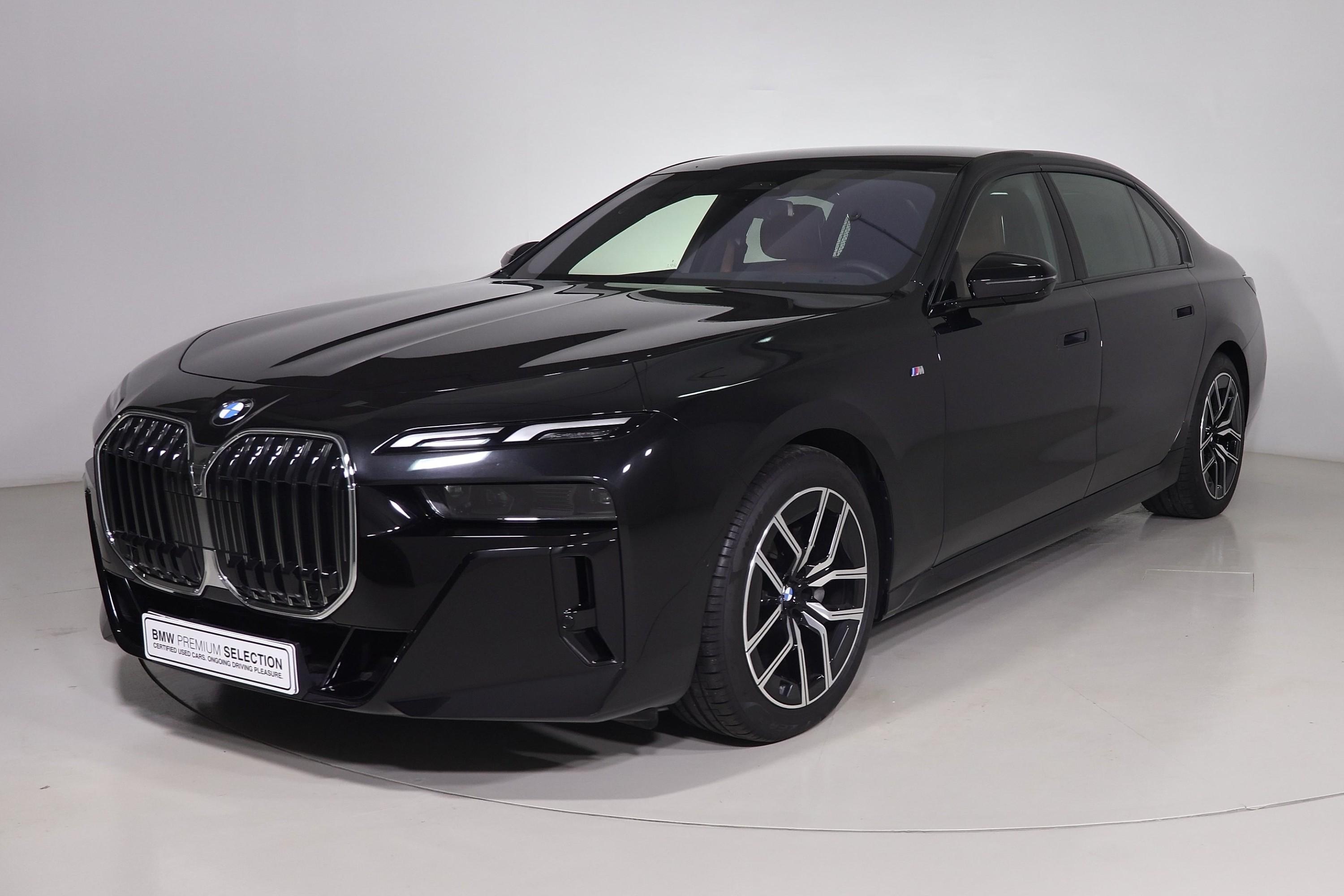 735i