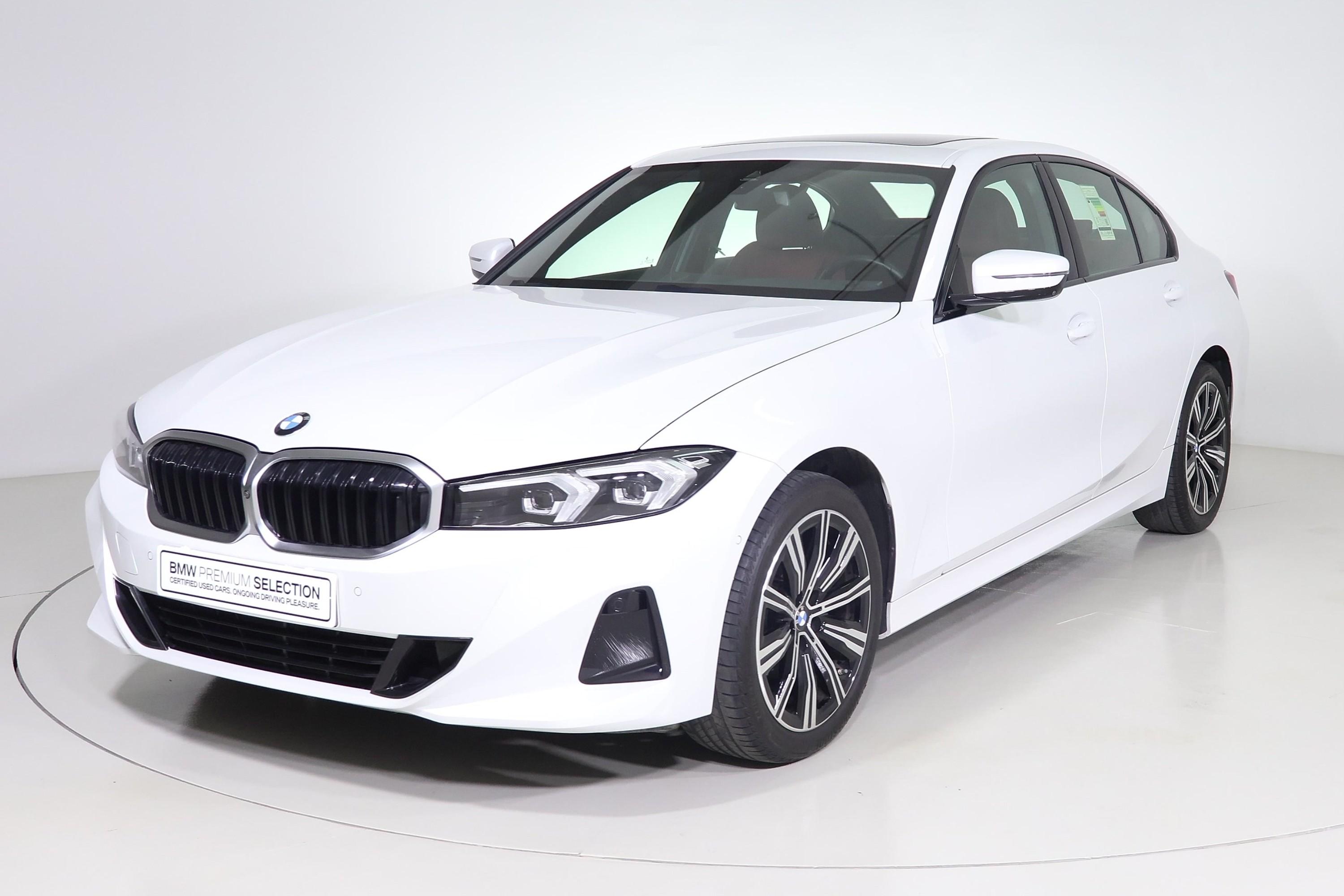 320i